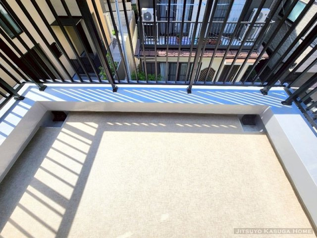 【バルコニー】