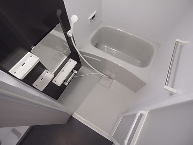 神戸市長田区大塚町５丁目のアパートの浴室