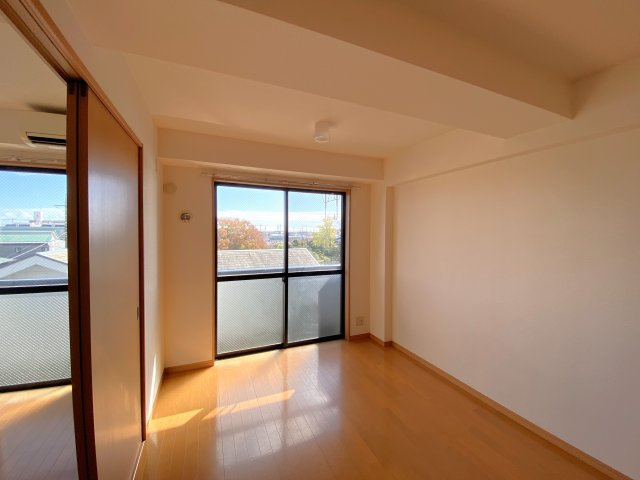 ファインコートの洋室|他お部屋の写真となります。