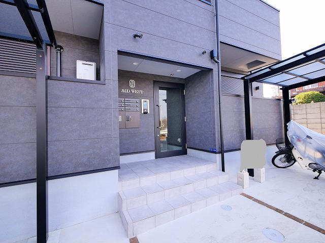 MID　WEST１のエントランス