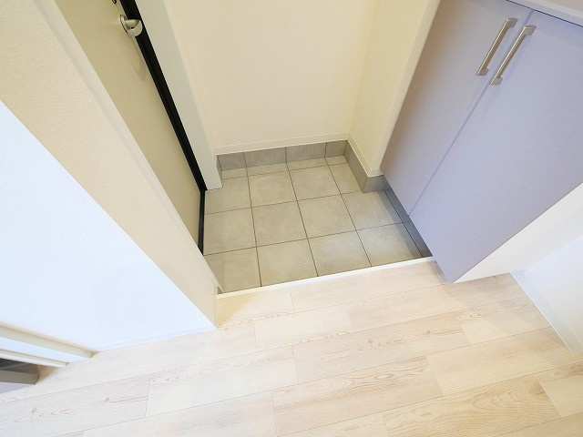 MID　WEST１の玄関