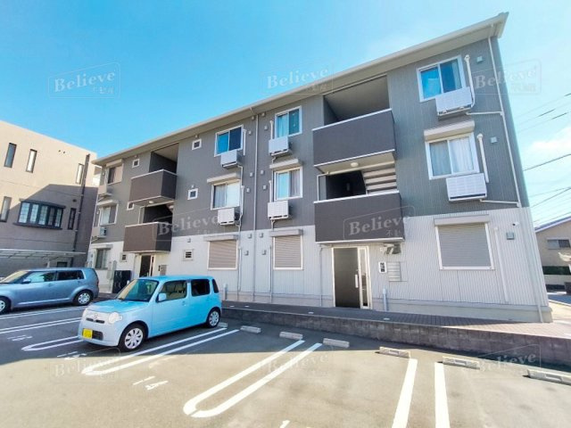 ブレイティアの駐車場