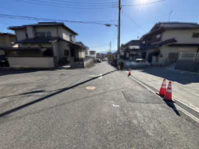 【前面道路含む現地写真】 | 大津市日吉台3丁目8-11　新築戸建