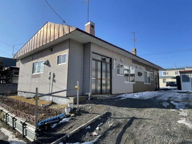 興津4丁目2戸長屋の外観