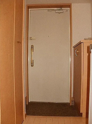 グランフォース蔵前の玄関