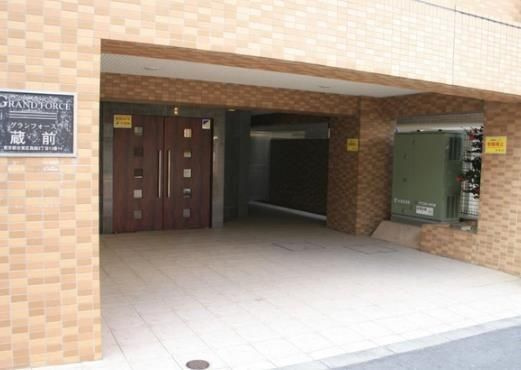 グランフォース蔵前のエントランス