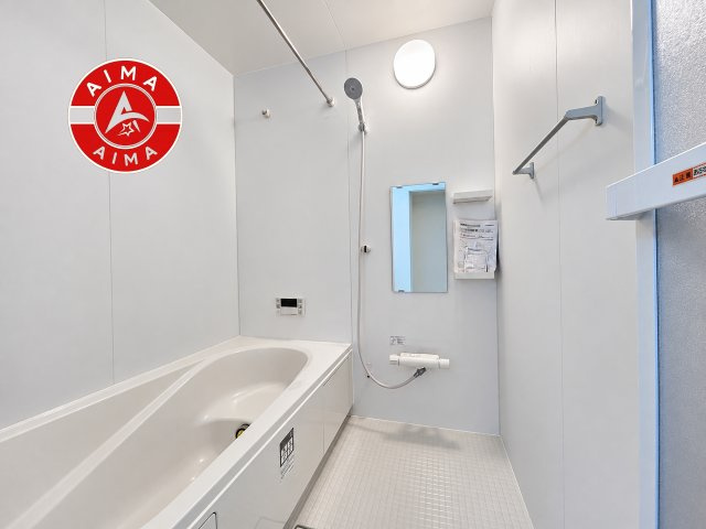 糟屋郡久山町大字久原第8-1棟（1号棟）の浴室|1日の疲れを癒してくれる広々バスルーム。雨の日のお洗濯にも大活躍な浴室乾燥機付です！