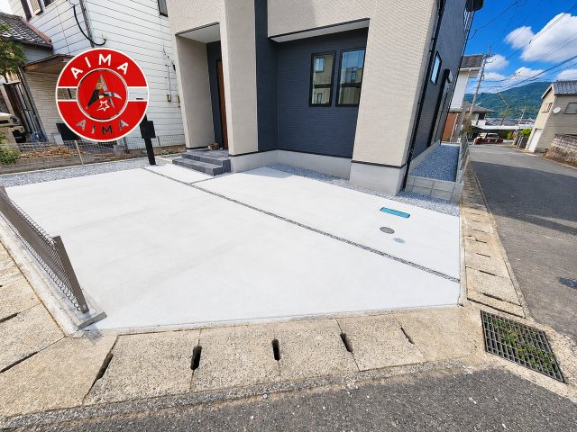 糟屋郡久山町大字久原第8-1棟（1号棟）の外観|広々した駐車場です。