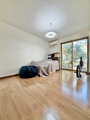 【子供部屋】 | 葛飾区お花茶屋2丁目中古住宅 | 【子供部屋】お子様を持つ家庭の約6割が「家族や子どものため」に購入を希望。入学後の転校を避け、広い空間でのびのび育てたいなどの親心が、家探しのきっかけになっているようです。