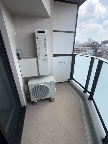 落ち着いた時間を過ごせるバルコニーです