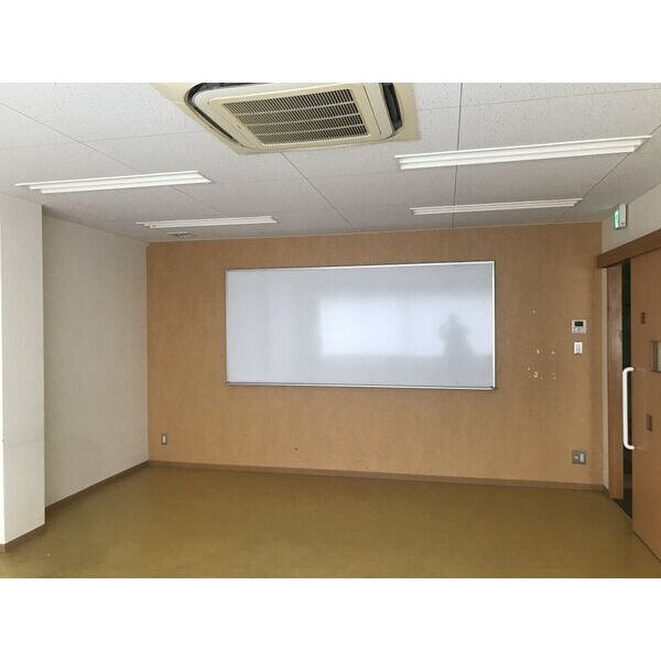 隼人町店舗事務所の内装