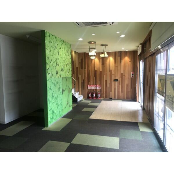 隼人町店舗事務所のロビー