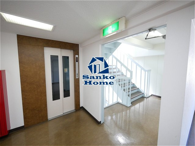 ユニハイツ勝どきのロビー