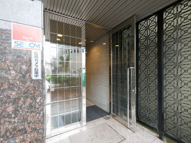 シティライフエステート難波南のエントランス