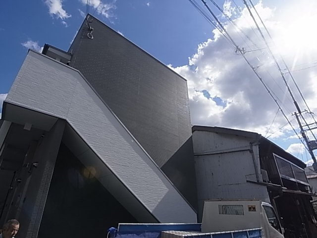 神戸市兵庫区東出町３丁目のアパートの外観