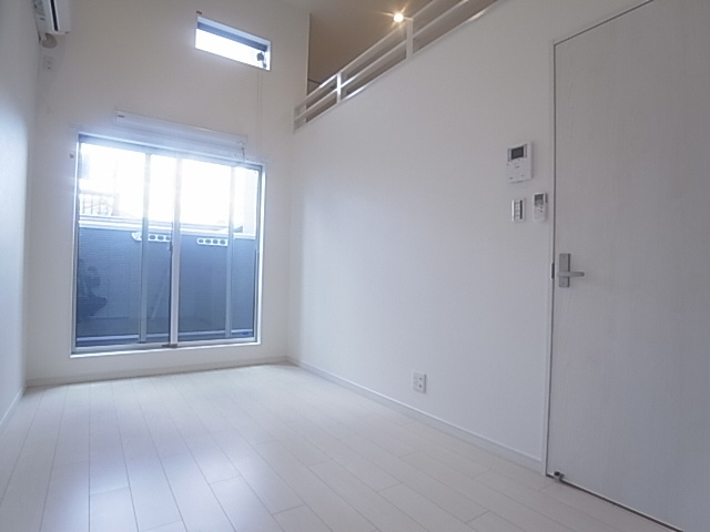 神戸市兵庫区東出町３丁目のアパートの居間・リビング|室内