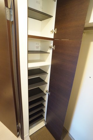 A.Grayish宝塚の収納