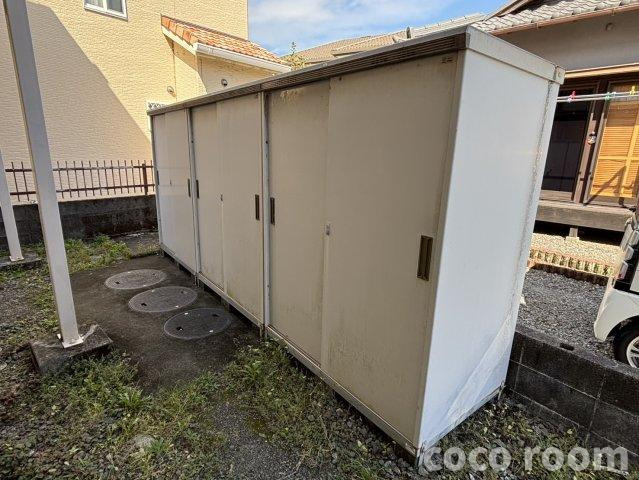 イエローハイツの庭