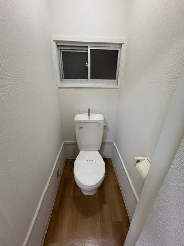 池田戸建てのトイレ