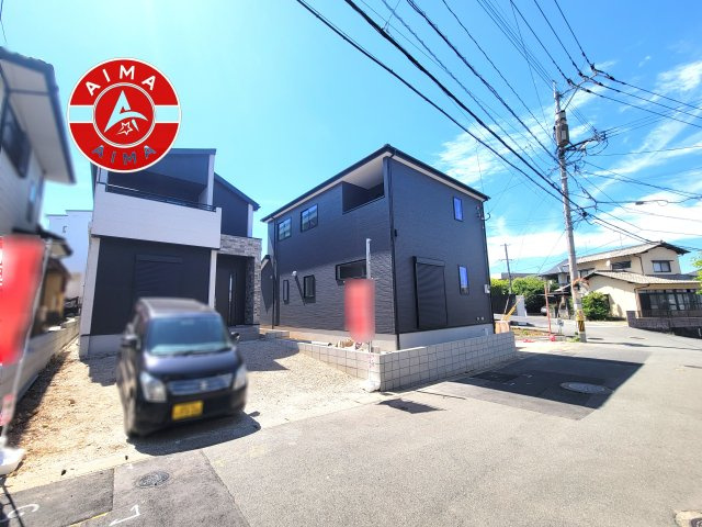 福岡市東区香住ケ丘4丁目第5-2棟（1号棟）の前面道路含む現地写真|見学の時間などお気軽にお問い合わせ下さい。