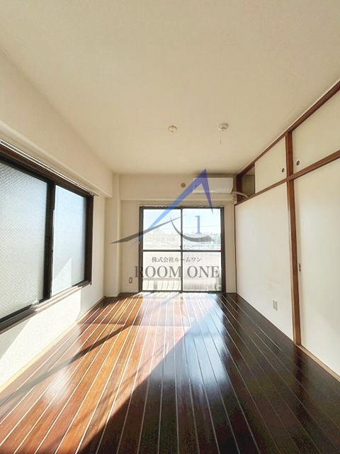 大弘1957マンションの居間・リビング|洋室のお部屋です。