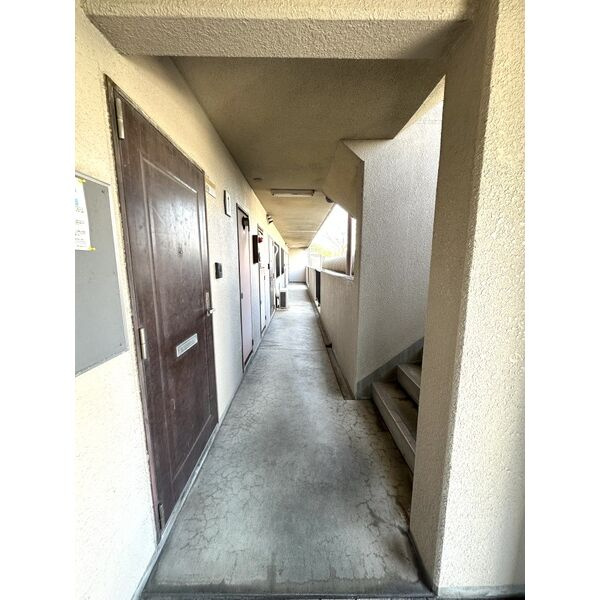 ロイヤルヒルズ山代弐番館のロビー