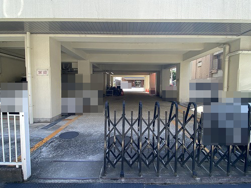 河原町スカイマンションの駐車場