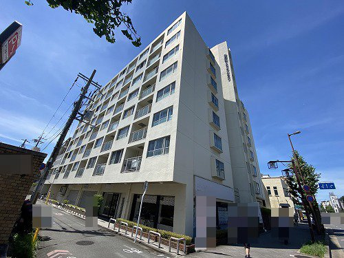 河原町スカイマンションの外観