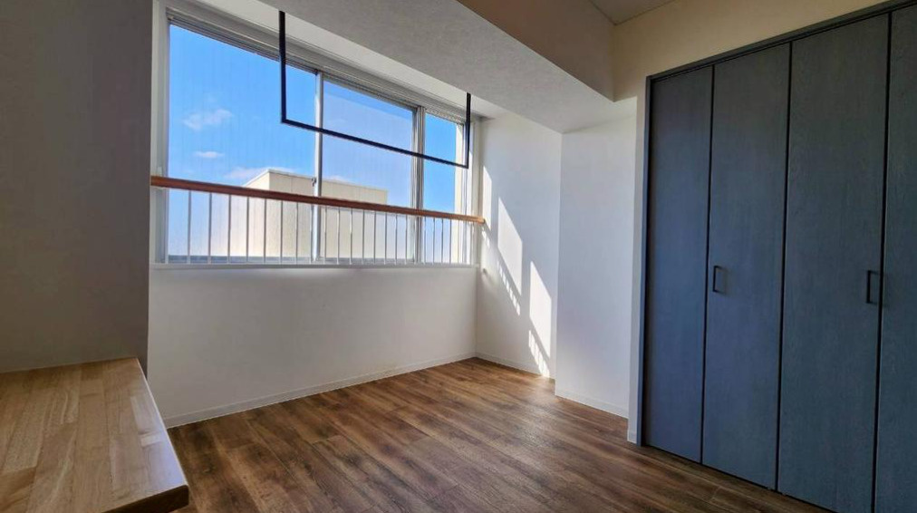 河原町スカイマンションの洋室