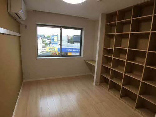 メゾンマスト名須川Ａ棟の洋室