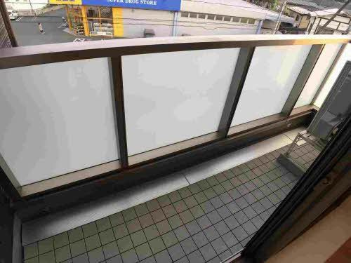 メゾンマスト名須川Ａ棟のバルコニー