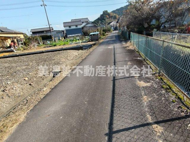 ６６４３４　岐阜市太郎丸知之道土地の前面道路含む現地写真