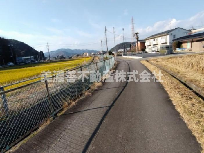 ６６４３４　岐阜市太郎丸知之道土地の前面道路含む現地写真