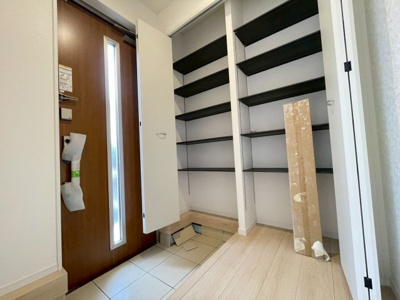 【玄関】 | 立川市栄町1丁目　新築戸建　【全2棟】