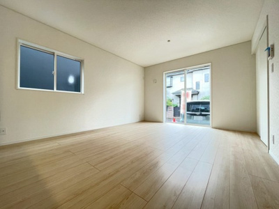 【居間・リビング】 | 立川市栄町1丁目　新築戸建　【全2棟】