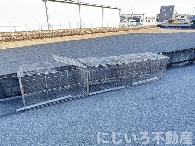 第3眉山マンションの駐車場