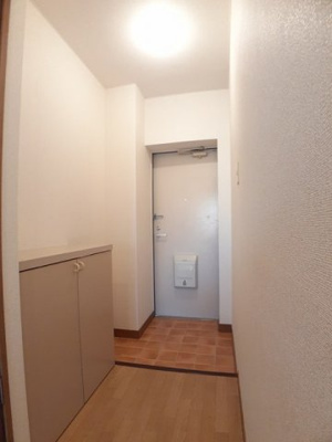 【玄関】 | シャルム岩出 | シンプルで使いやすい玄関です