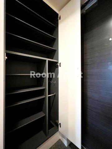 プレサンス大須観音の玄関