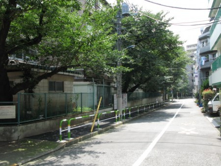 北区滝野川６丁目のアパートの駐車場