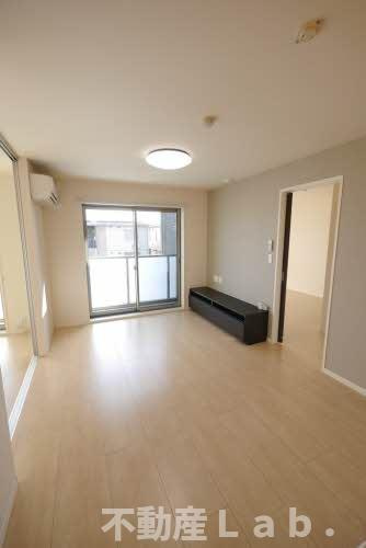 グレースガーデン田井島の居間・リビング