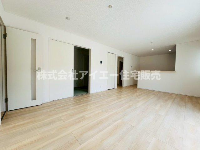 ❤❤八重瀬町新城　第３-1号棟（全４棟）の洋室|落ち着いた色調の洋室です