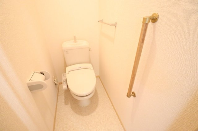 熊本市南区八幡６丁目のアパートのトイレ