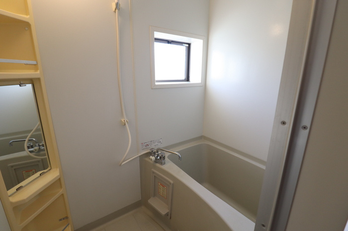 熊本市南区八幡６丁目のアパートの浴室
