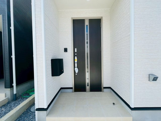 ❤❤八重瀬町新城　第３-3号棟（全４棟）の玄関|シンプルで使いやすい玄関です