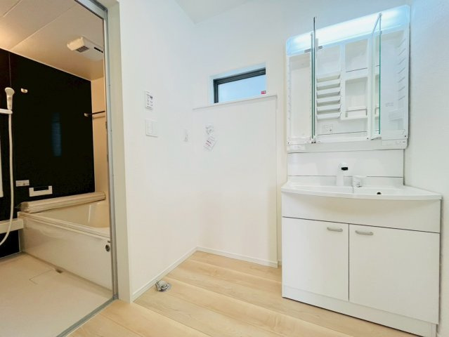 ❤❤八重瀬町新城　第３-4号棟（全４棟）の独立洗面台|使いやすい独立洗面台です