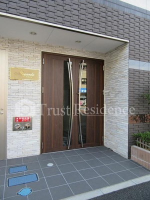 【エントランス】 | マガンダ | エントランス前