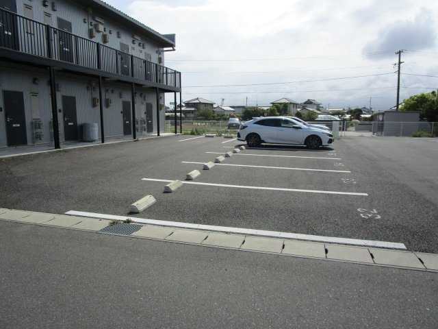 ガルテン宿畑　Ｂ棟の駐車場