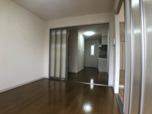 エスメラード Ｂの居間・リビング