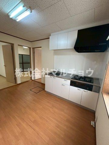 松の本ハイツのキッチン|お料理しやすいキッチンです