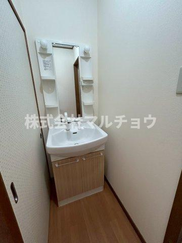 松の本ハイツの独立洗面台|独立洗面台で身支度をすべて済ませてしまいましょう